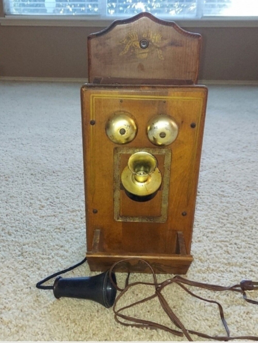 Vintage Collectibles Wooden Wall Mount Phone Radio ( Not Work)
